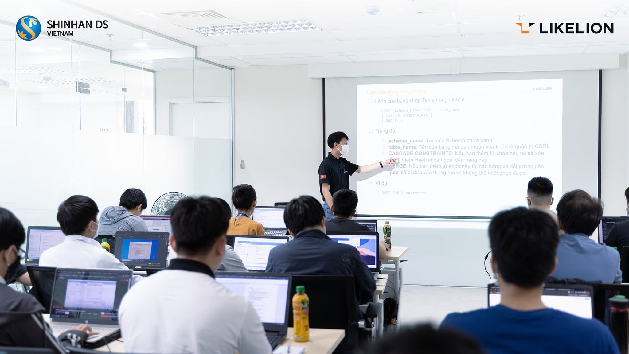 Giảng viên từ LIKELION đứng lớp Giảng viên từ LIKELION đứng lớp