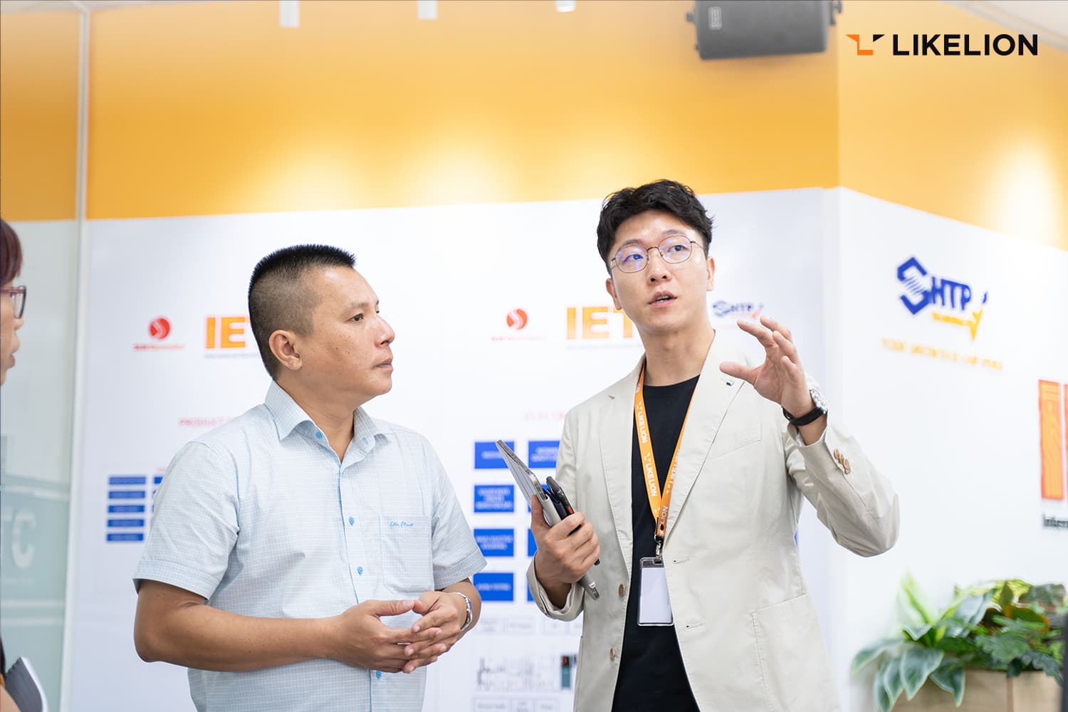 LIKELION nhận lời mời tham quan Trung tâm điện tử vi mạch bán dẫn ESC LIKELION nhận lời mời tham quan Trung tâm điện tử vi mạch bán dẫn ESC