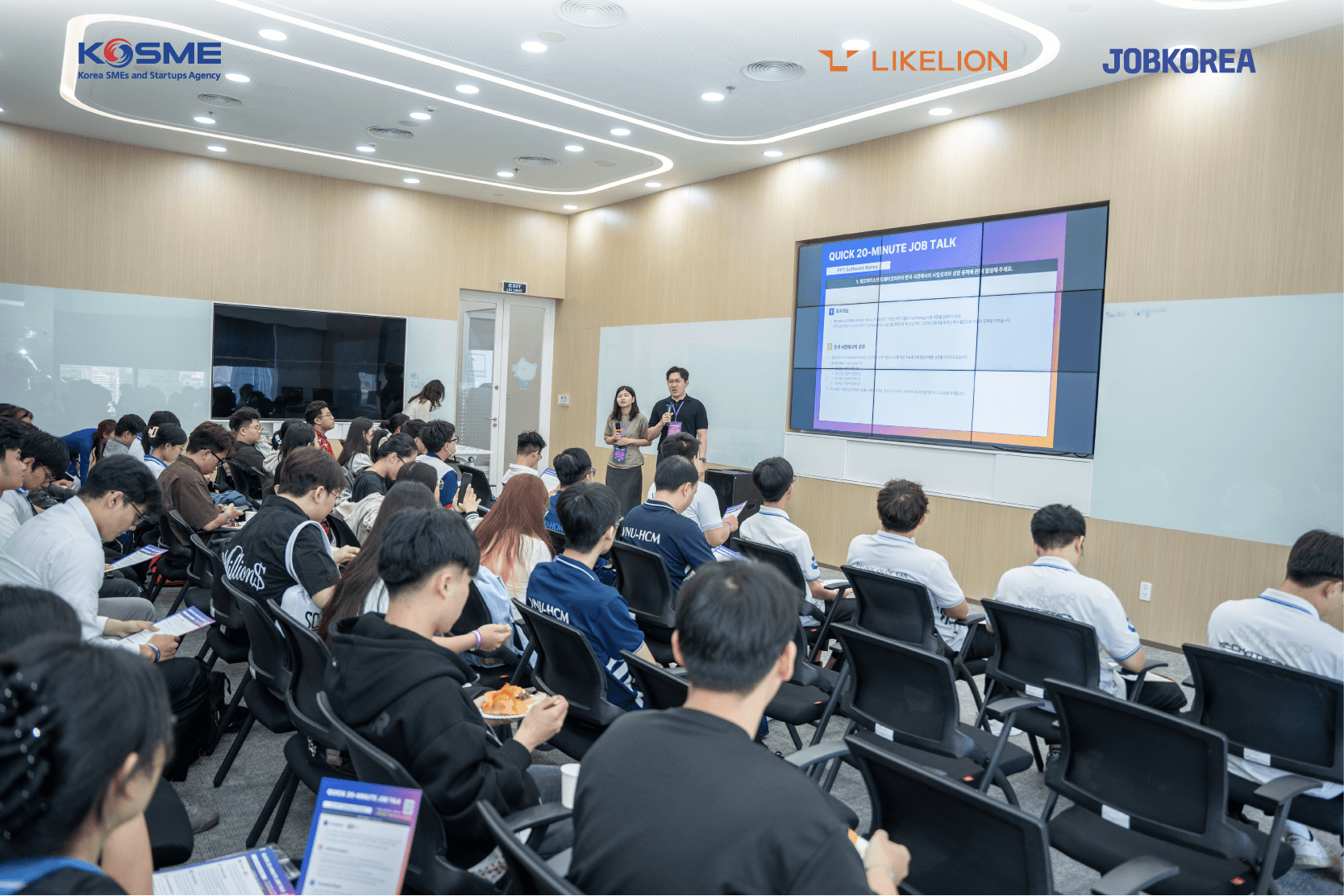 Đại diện FPT Software Korea chia sẻ về văn hoá Doanh nghiệp trong Job Talk Session Đại diện FPT Software Korea chia sẻ về văn hoá Doanh nghiệp trong Job Talk Session