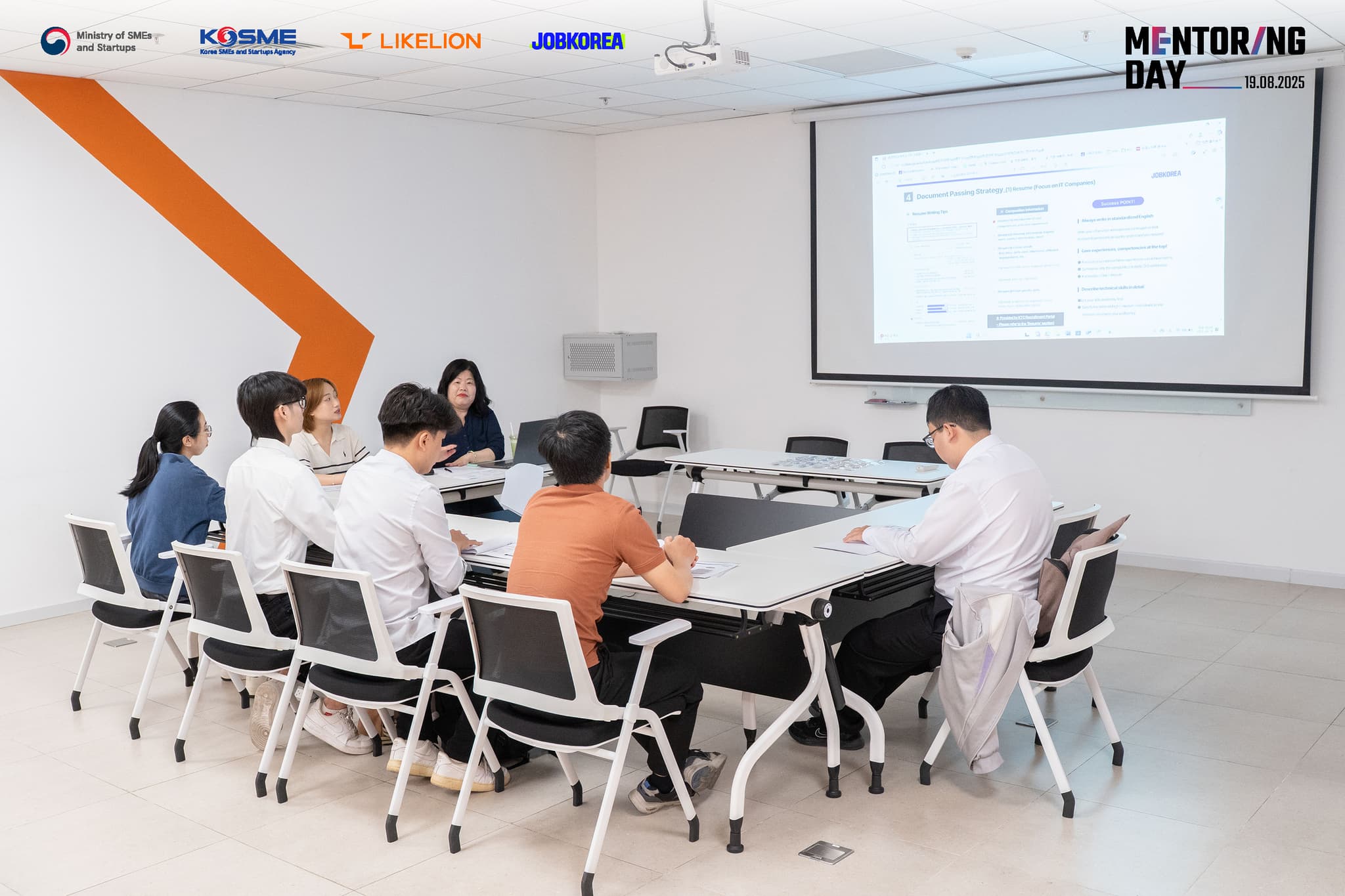 Career Director từ Ninehire (JobKorea) hướng dẫn chiến lược ứng tuyển doanh nghiệp Hàn Quốc Career Director từ Ninehire (JobKorea) hướng dẫn chiến lược ứng tuyển doanh nghiệp Hàn Quốc